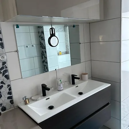 Апартаменты Charmant, Appartement, Parking Gratuit